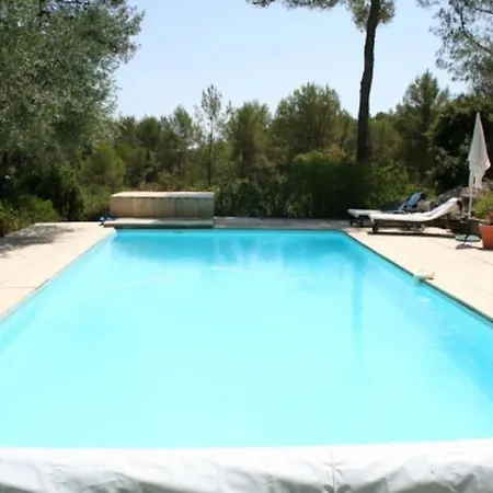Charmante Maison En Pleine Nature Avec Piscine Prázdninový dům *